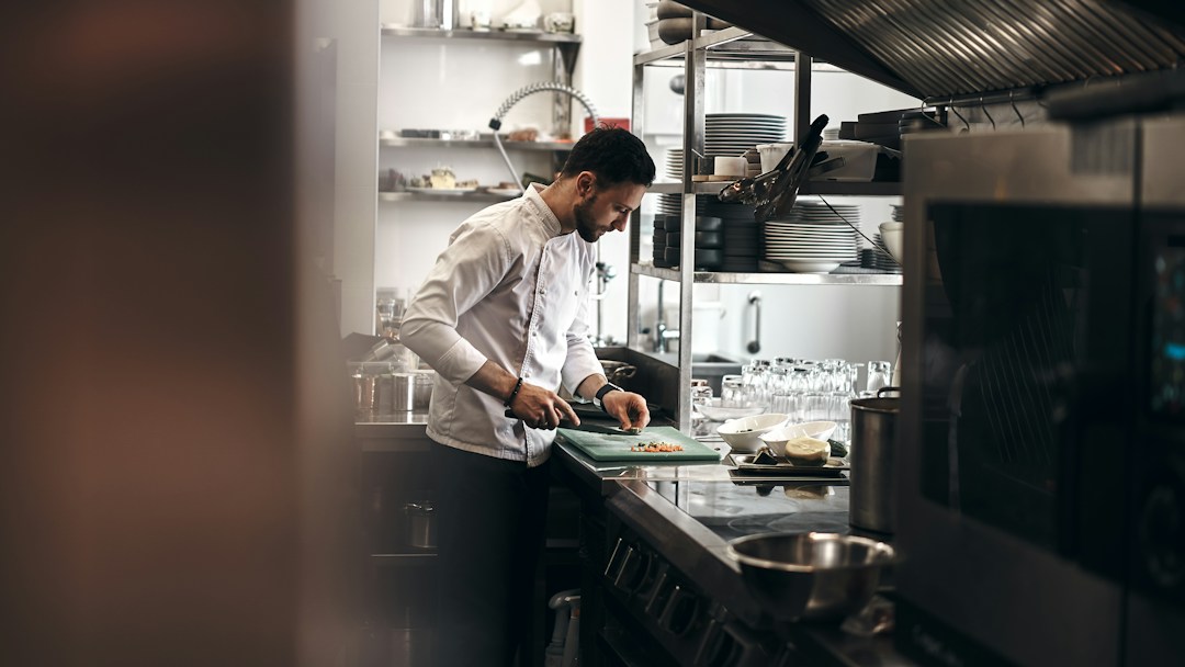 Tips for Saving Money on Restaurant Equipment 9 img